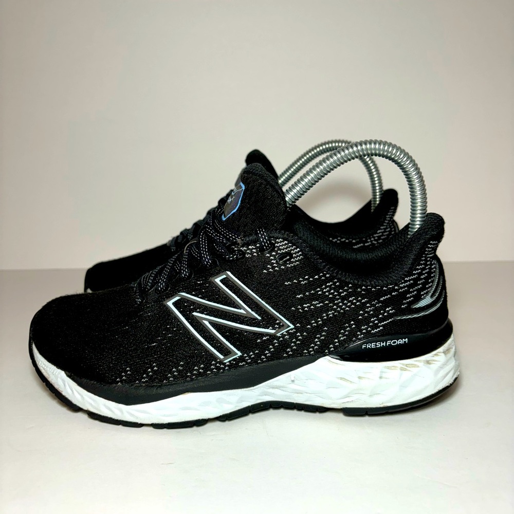 New Balance Fresh Foam 880v11 Black Star Glow W 6.5